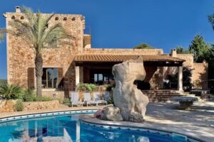 Es Castell de Can Alou de Ses Cases Noves