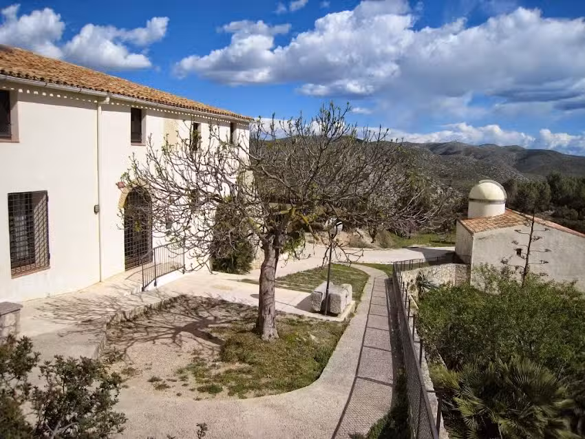 Escola de Natura Can Grau. Casa de col&ograve;nies.