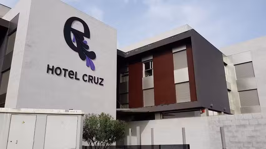 Escuderos Hotel Cruz