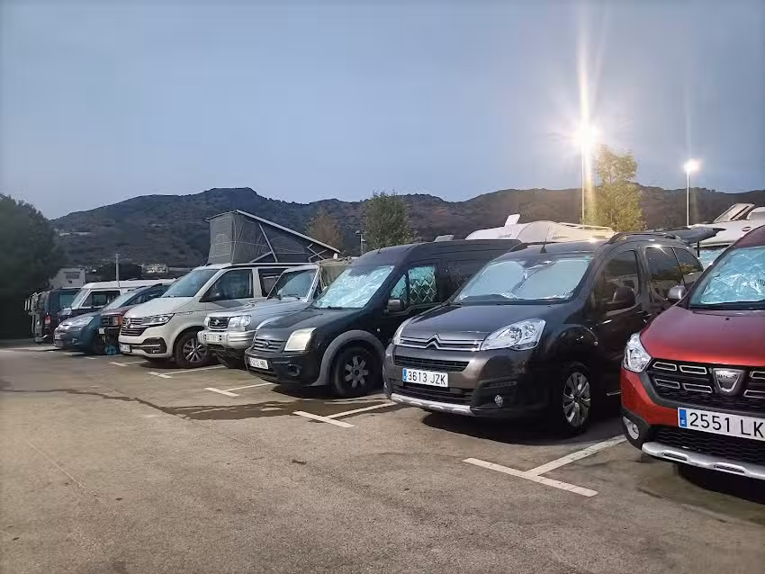 Estacionamiento de caravanas Port de la Selva