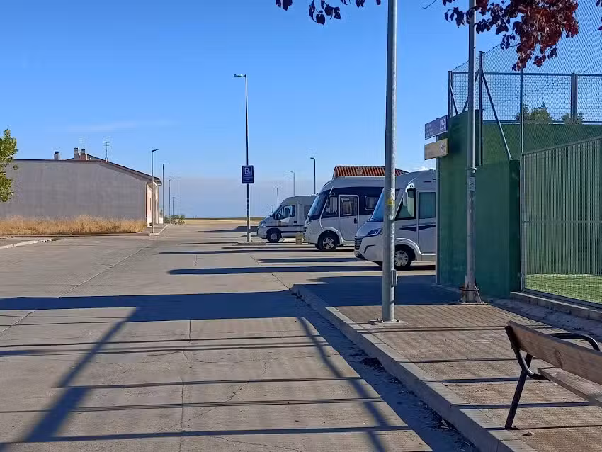 Estacionamiento de caravanas y autocaravanas de Alaejos