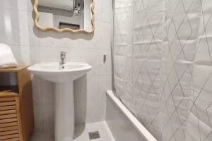 Estudio alquiler tur&iacute;stico, luminoso.