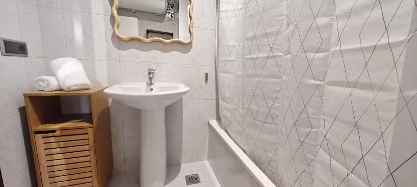 Estudio alquiler tur&iacute;stico, luminoso.