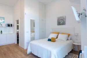 Estudio Marina Ivana Malvarrosa