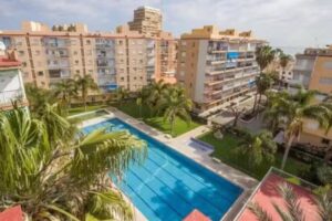 Fant&aacute;stico apartamento junto al mar