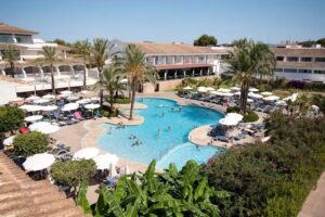 FERGUS Club Font de Sa Cala Beach
