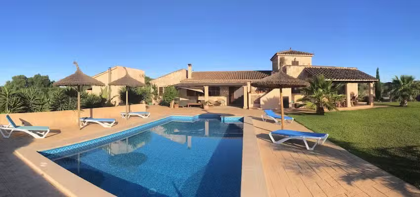 Ferienhaus mit Pool