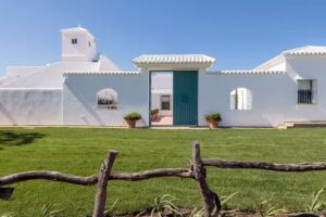 Finca Cortijo La Mina by La Juder&iacute;a de Vejer