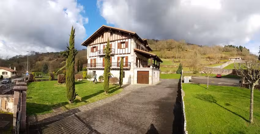 Garaiko etxea Erratzu