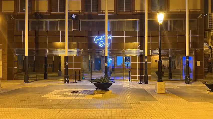 Good Vibes Only Hostel | M&aacute;laga