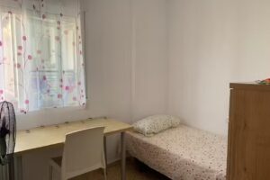 Habitaci&oacute;n con cama individual