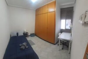 Habitaci&oacute;n Individual en vivienda