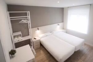 Happy Hostal Carrales | Alojamiento en el Centro de Burgos