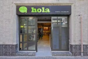 Hola Hostal Collblanc