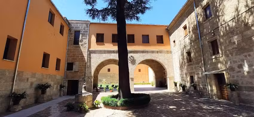 Hospeder&iacute;a Castilla Plaza Mayor