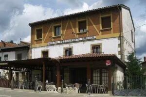 Hostal Bar Restaurante Urbi&oacute;n