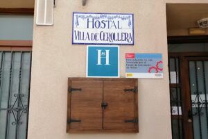 Hostal Bar Restaurante Villa de la Cerollera