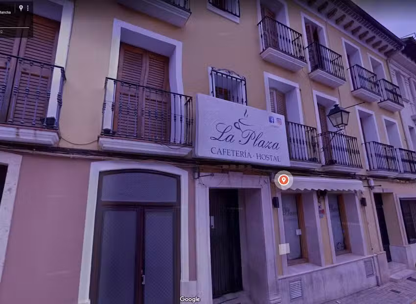 Hostal Cafeter&iacute;a La Plaza