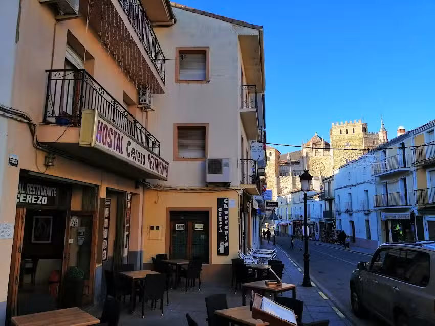 Hostal Cerezo
