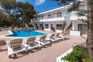 Hostal Es Pi | Emar Hotels