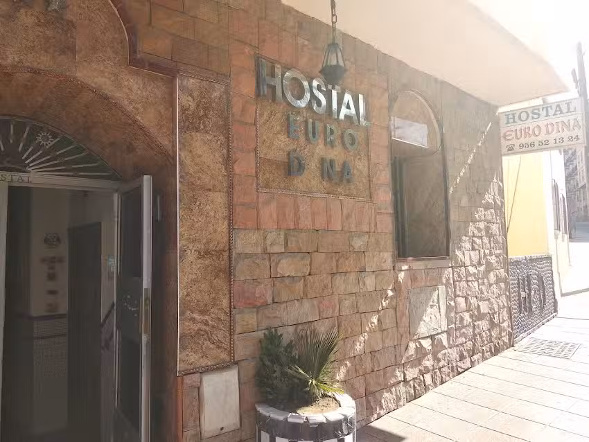 Hostal Euro Dina