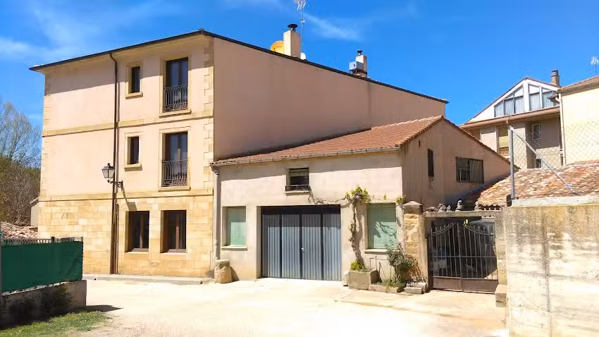 Hostal Goyo Garray