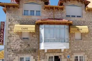 HOSTAL M&Oacute;NICA