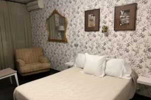 Hostal Pirineos Barbastro