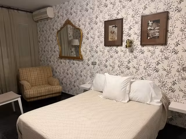 Hostal Pirineos Barbastro