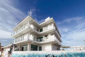 Hostal Restaurante Cala Llombards