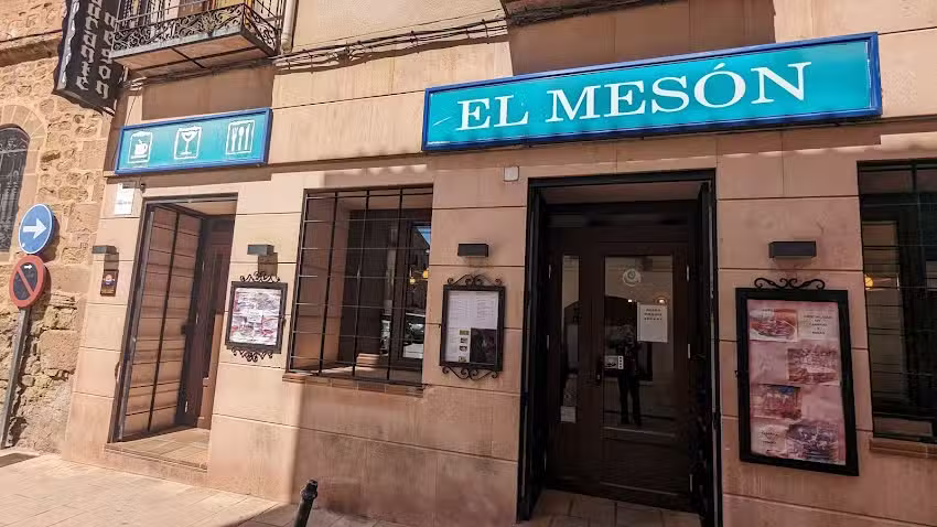 Hostal Restaurante El Mes&oacute;n