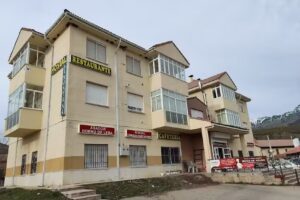 Hostal Restaurante La Monta&ntilde;a