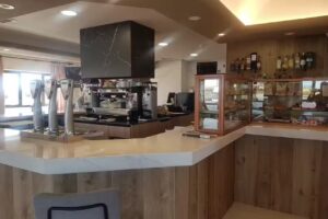 Hostal, Restaurante y Cafeter&iacute;a &ndash; Avenida II