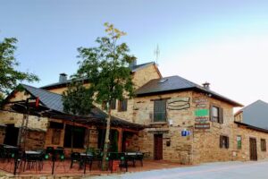 Hostal-Restaurante y tienda El Trasgu de Foncebad&oacute;n