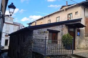 Hostal Ultreia & wineshop