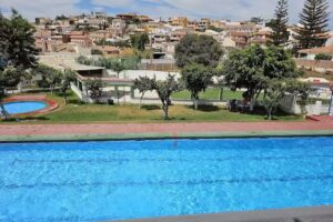 Hostal y Club de P&aacute;del El Manantial