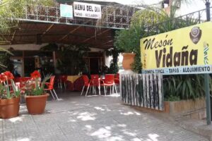 Hostal y Restaurante Vida&ntilde;a.