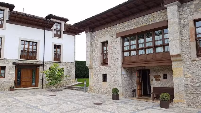 Hotel Aldama Golf y Restaurante Entrecaleyas