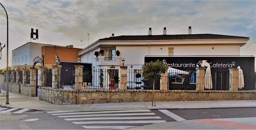 Hotel AlJard&iacute;n Restaurante Villanueva de la Serena