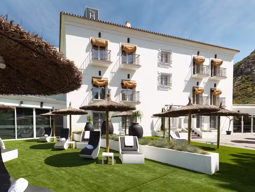 HOTEL ALTOS DE IST&Aacute;N