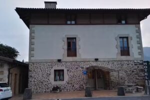 Hotel Be&ntilde;aran