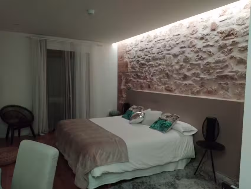 Hotel boutique de monta&ntilde;a con vistas al mar