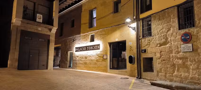 Hotel Bri&ntilde;as S.L.