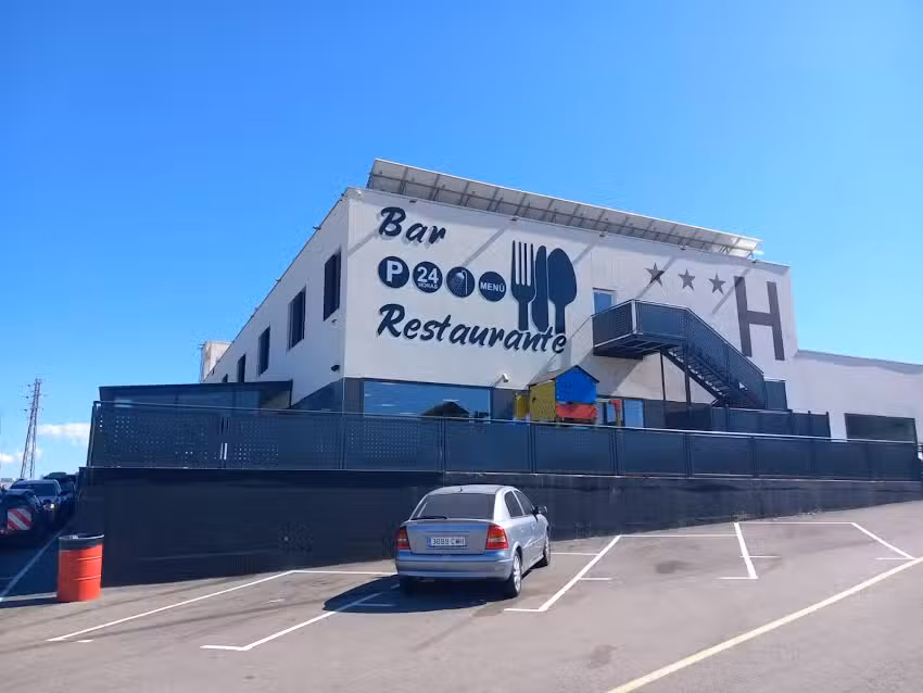 HOTEL CAFETERIA RESTAURANTE JAVALAMBRE &ndash; BOCADILLOS Y PLATOS COMBINADOS