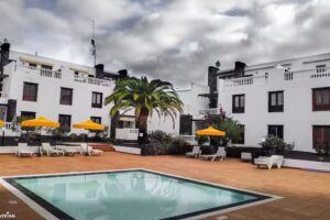 Hotel Caletón Blanco