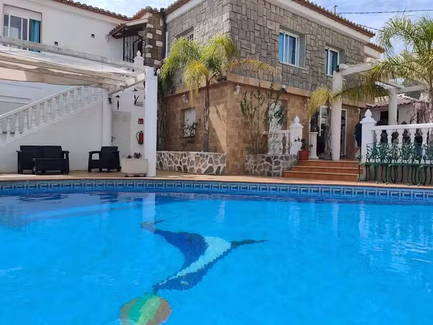 Hotel Casa D&iacute;a y Noche