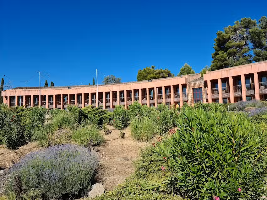 HOTEL CIGARRAL EL BOSQUE