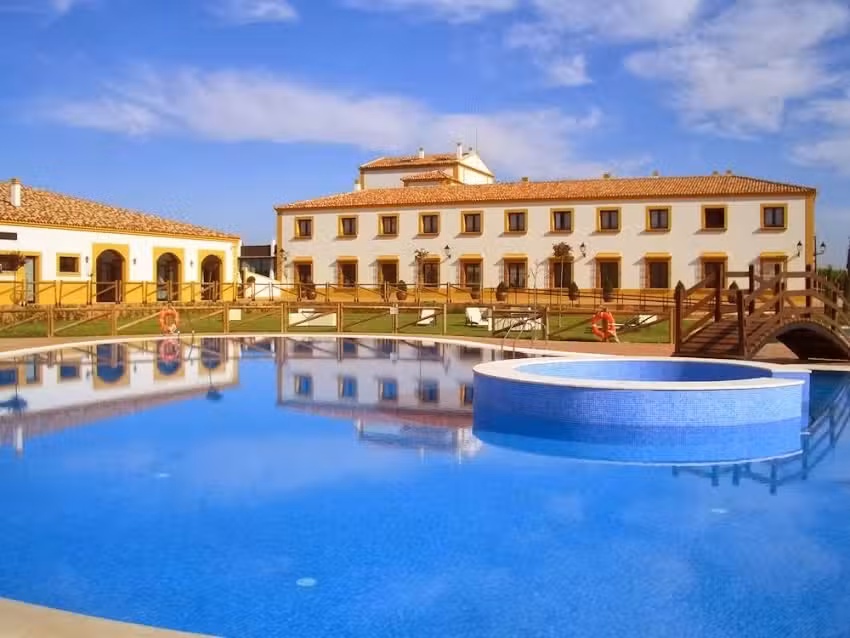 Hotel Cortijo Santa Cruz (H-BA-00621)