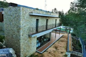 HOTEL DE MONTA&Ntilde;A LA ROCHA