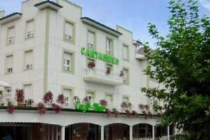 HOTEL EL CANT&Aacute;BRICO